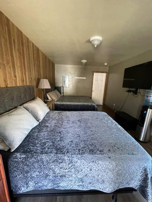 Parkway Yellowstone Guest House Room #2 Gardiner Buitenkant foto