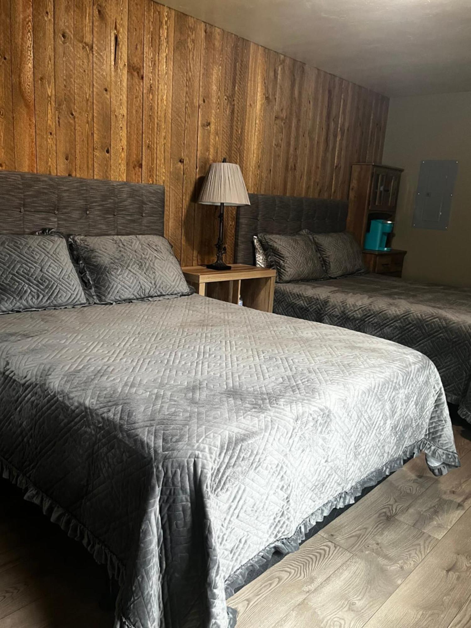 Parkway Yellowstone Guest House Room #2 Gardiner Buitenkant foto