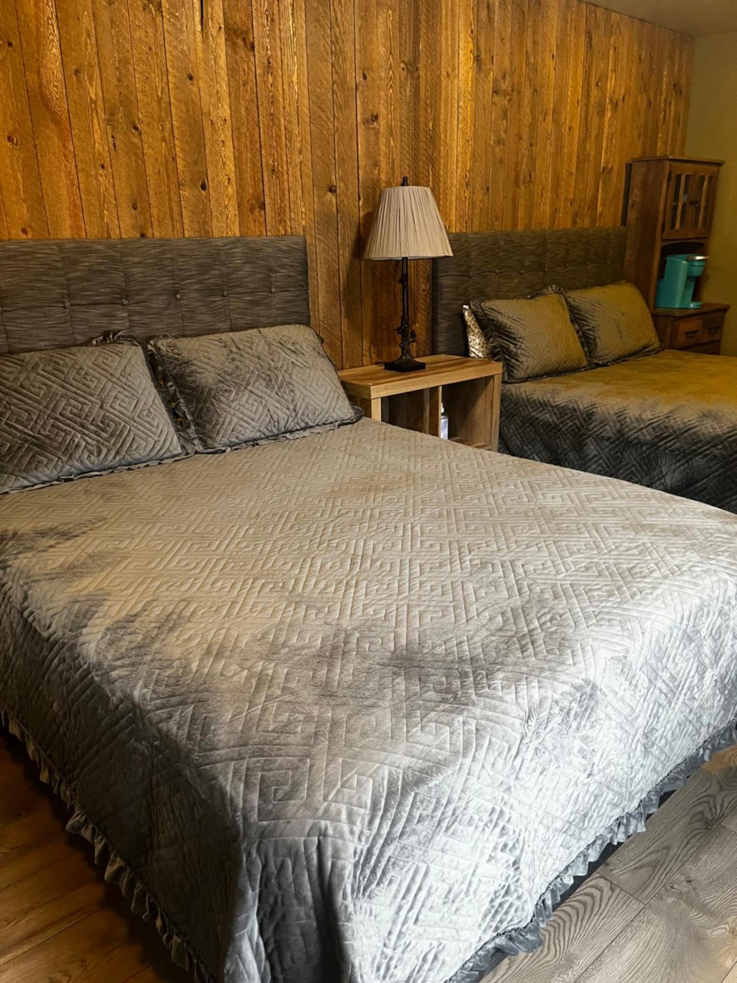 Parkway Yellowstone Guest House Room #2 Gardiner Buitenkant foto